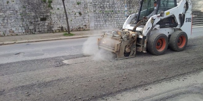 L’amministrazione comunale colpisce ancora: asfalto prima delle elezioni