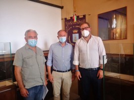 Da sinistra: l'assessore Romito di Rutigliano, il sindaco di Conversano Lovascio e il sindaco di Mola di Bari Colonna