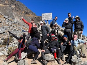 Gruppo escursione Salkantay Trekking. Raggiungimento della parte accessibile più alta (4650 m)