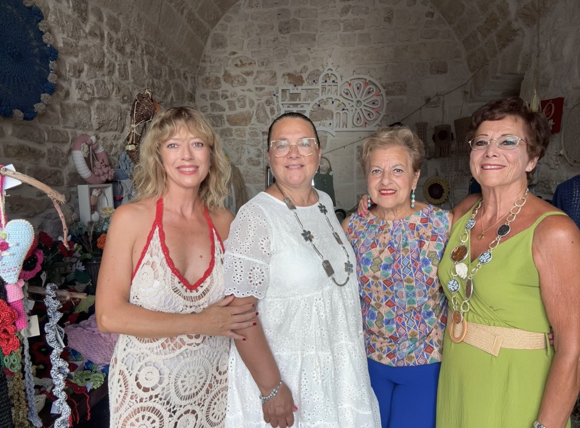Marsibel con Graziella Giannuzzi e l’associazione Fili d’Arte per parlare di “intorchiata…