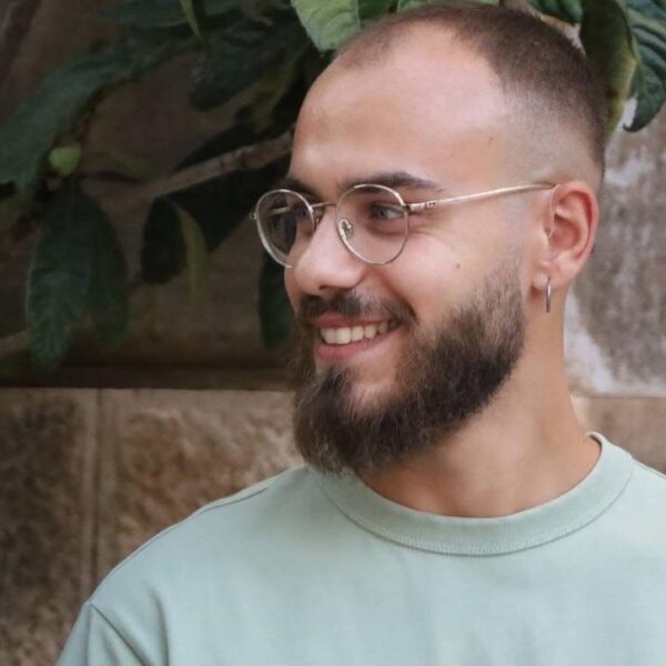 Luca Anellino: “Ho passato gran parte della mia vita nel silenzio…la carta, le penne, le matite sono come amici insostituibili”