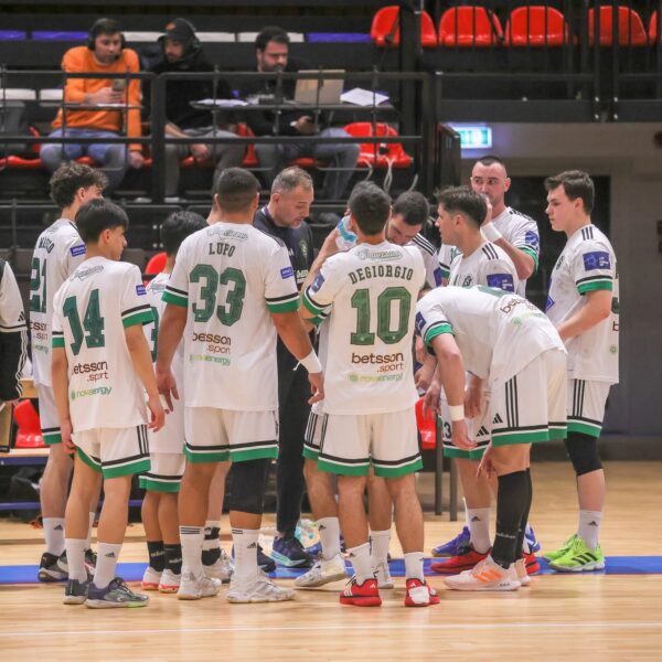 Pallamano, biancoverdi in trasferta a Cologne per continuare a sognare la rimonta playoff