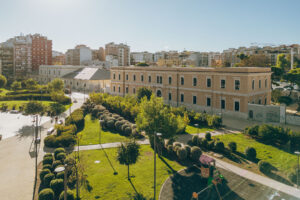Ragazza universitaria picchiata a Bari da minori aizzati da adulti. Vergogna collettiva, interrogativi sulle misure del governo