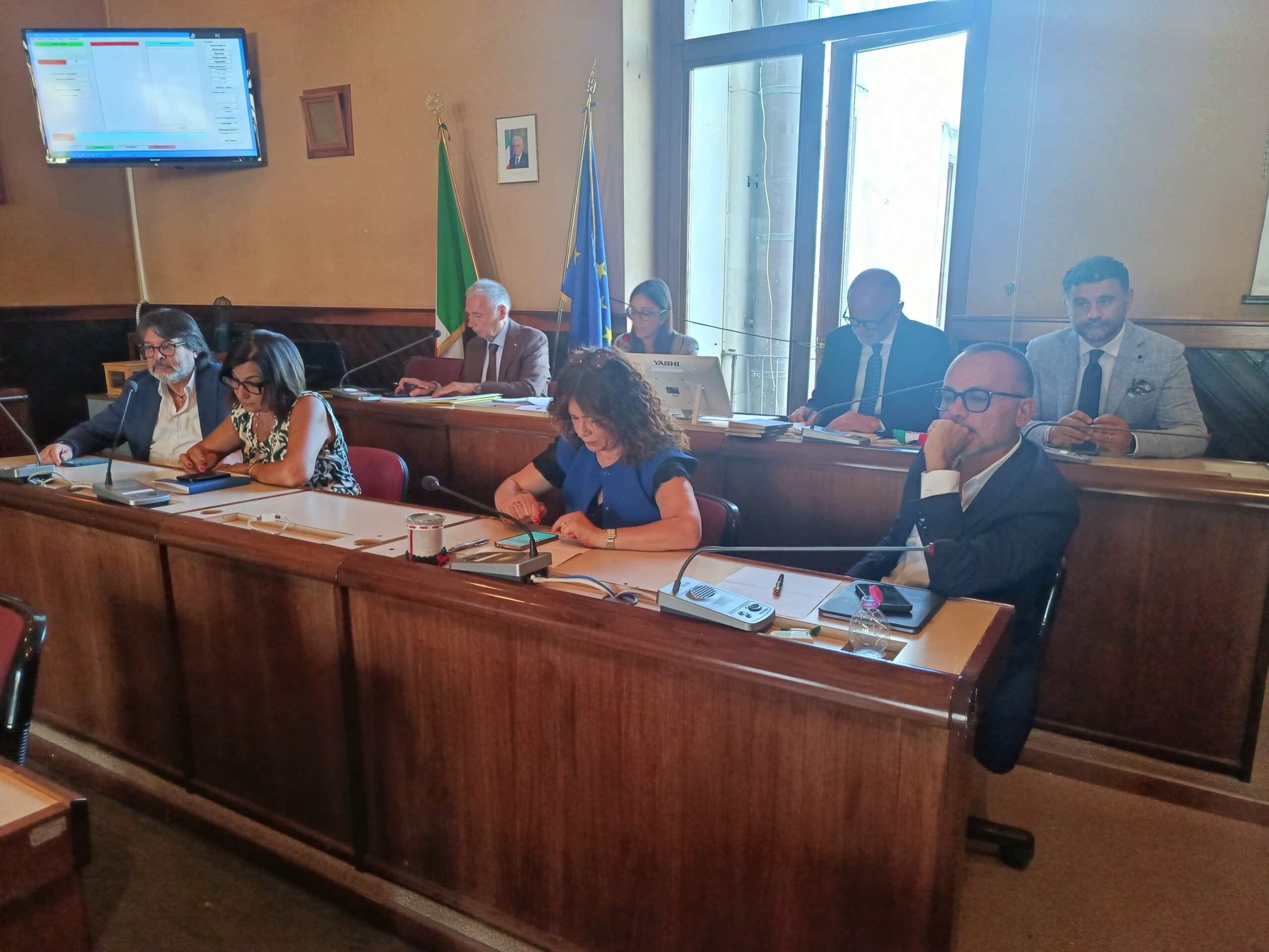 Consiglio Comunale, esordio col botto. Lovascio: “Pensavo dovesse essere una festa”. Cerri: “Hai usato due pesi e due misure”