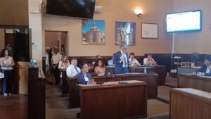 Consiglio comunale, maggioranza spaccata in tre sull’autonomia differenziata. Il voto di Abbruzzi e Nardelli