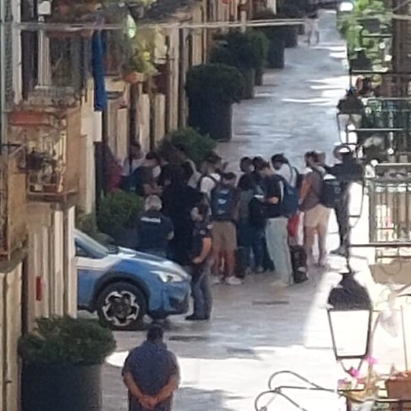 Conversano: scortata dalla Polizia la squadra israeliana di pallamano è arrivata in albergo. Attesa per la partita e la manifestazione dei Comitati