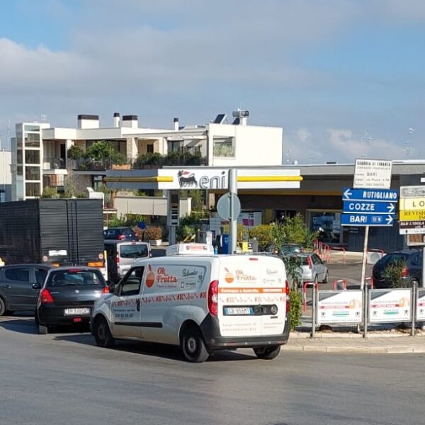 Conversano, l’inutile corsa al rifornimento di carburante: in via Cozze un millesimo in meno di Eni