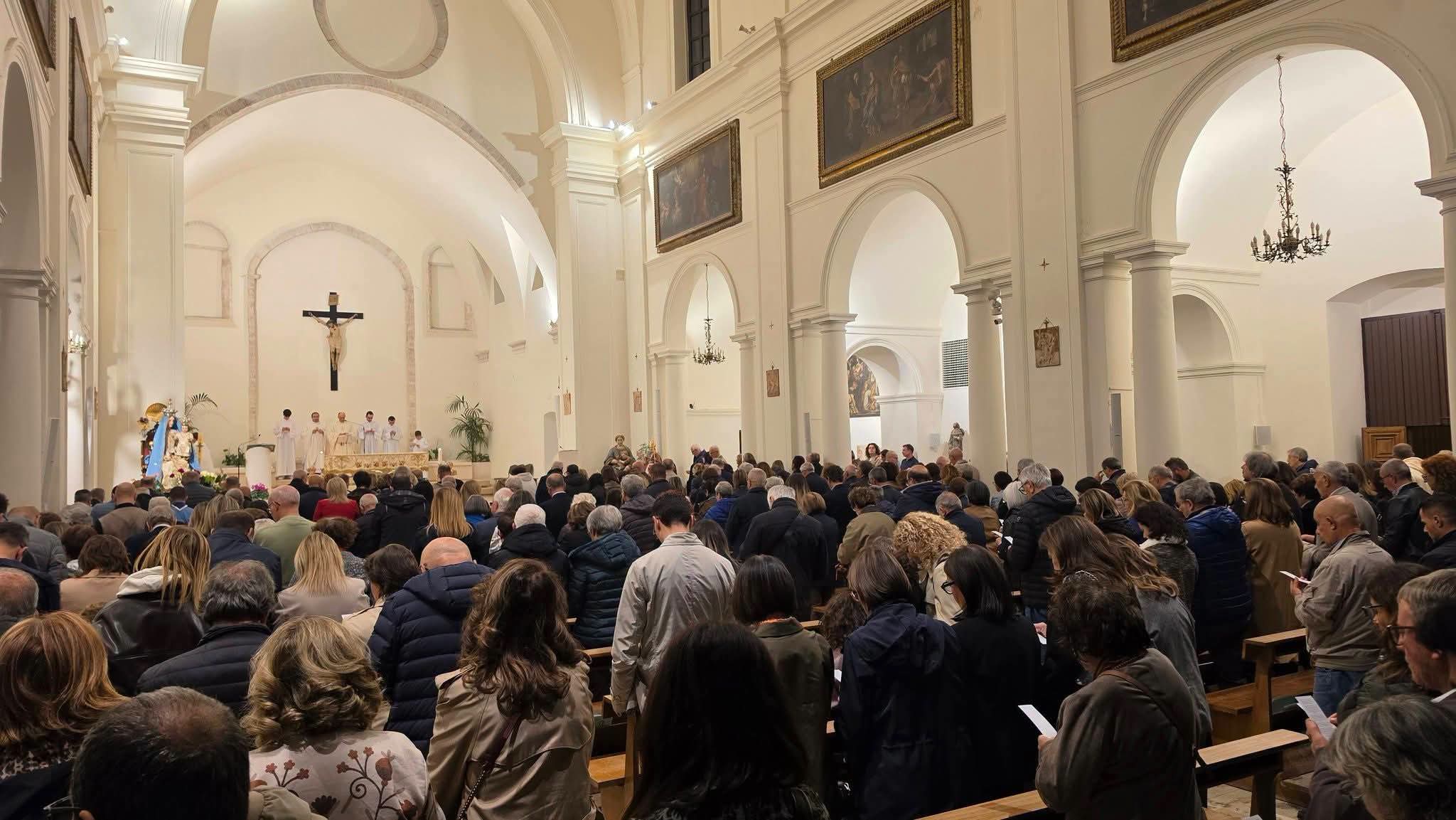 Don Giovanni Amodio: le comunità di Castellana, Conversano e Turi per ...
