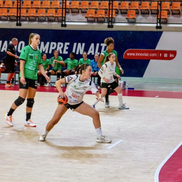 Pallamano Femminile, doppia gioia: Sissi Berardi in Nazionale Senior e vittoria nello scontro diretto con la Cellini Padova